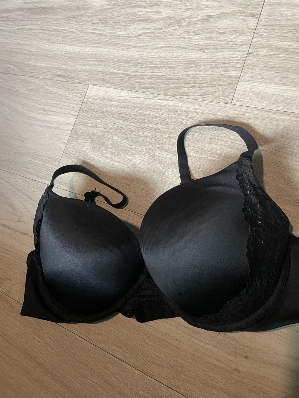 Auden Black Molded T-Shirt Bra with Lace Accent